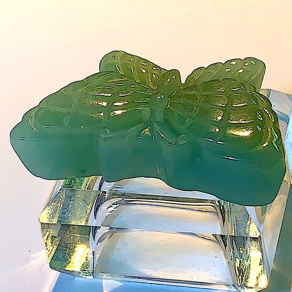 BUTTERFLY GREEN AVENTURINE CARVED CRYSTAL - Picture 5 of 9